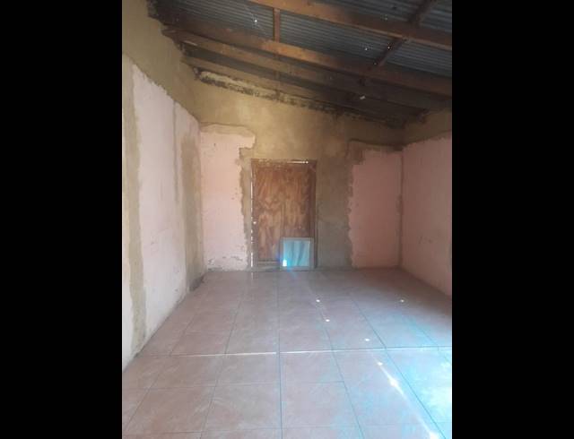 2 BEDROOM HOUSE FOR SALE IN THULANI